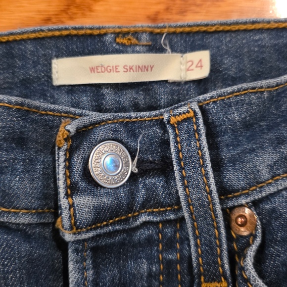 Levi’s Wedgie Skinny Jeans Size 24 - Picture 2 of 5